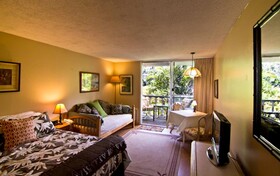 Kona Islander Inn Hotel