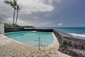 Kona Magic Sands Resort