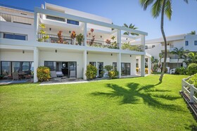 Royal Sea Cliff Kona by Outrigger