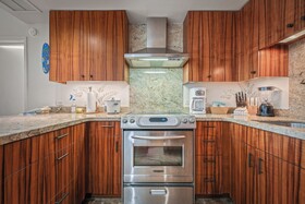 Royal Sea Cliff Kona by Outrigger