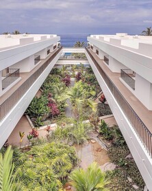 The Royal Sea Cliff Resort