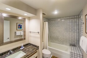 The Royal Sea Cliff Resort