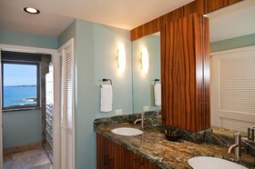 The Royal Sea Cliff Resort