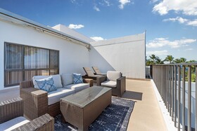 The Royal Sea Cliff Resort