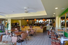 Uncle Billys Kona Bay Hotel