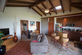 Villa Quatro and Hale Pinao