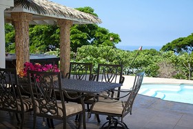 Villa Quatro and Hale Pinao