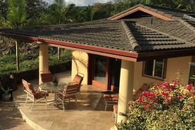 Villa Quatro and Hale Pinao