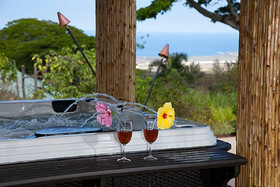 Villa Quatro and Hale Pinao