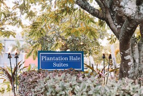 Plantation Hale Suites