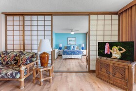 Kona Surf & Racquet Club