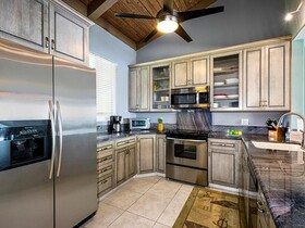 Kona Surf & Racquet Club