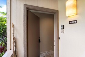 Kona Surf & Racquet Club