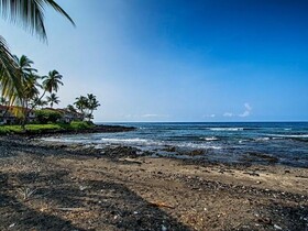 Kona Surf & Racquet Club