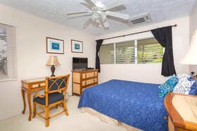 Kona Surf & Racquet Club