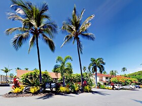 Kona Surf & Racquet Club