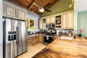 Kona Surf & Racquet Club