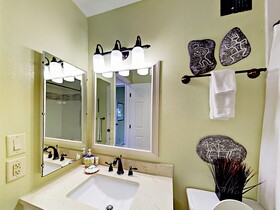 Kona Surf & Racquet Club