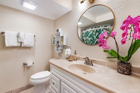 Kaleialoha by Hula Hideaway