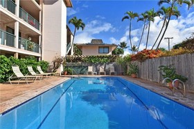 Makani Sands by RedAwning