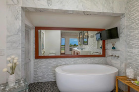 Hokulani Villa by RedAwning