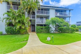 The Cliffs at Princeville by RedAwning