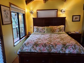 The Guest Cottages at Volcano Acres Tree House