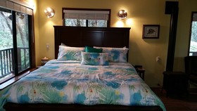 The Guest Cottages at Volcano Acres Tree House