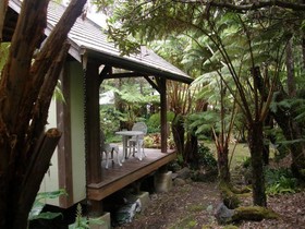 Volcano Teapot Cottage