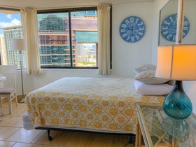 Waikiki Monarch Hotel