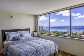Waikiki Monarch Hotel