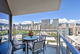 Ka La'i Waikiki Beach, LXR Hotels & Resorts