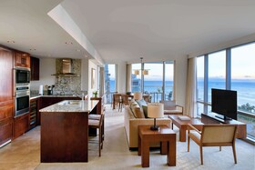 Ka La'i Waikiki Beach, LXR Hotels & Resorts