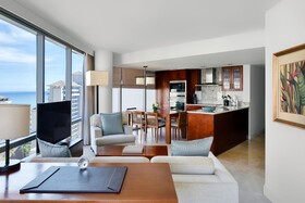 Ka La'i Waikiki Beach, LXR Hotels & Resorts