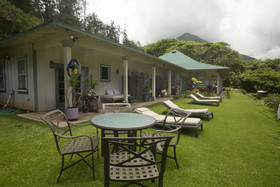 Iao Valley Inn
