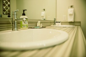 Silver Creek Hotel