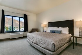 Silver Creek Hotel