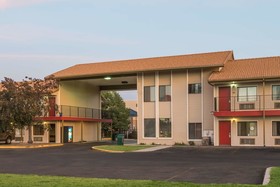 Howard Johnson by Wyndham Boise