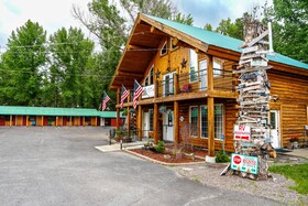 Alpine Lodge and RV Motel