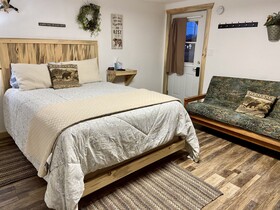 Cascade Lake Inn