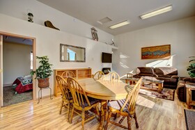 Cascade Lake Inn