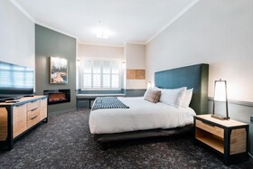 Hotel NoBo Cascade, Tapestry Collection by Hilton