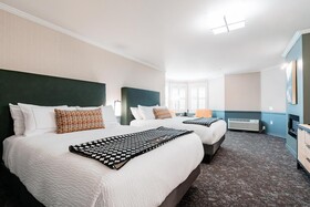 Hotel NoBo Cascade, Tapestry Collection by Hilton