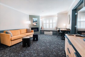Hotel NoBo Cascade, Tapestry Collection by Hilton