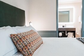 Hotel NoBo Cascade, Tapestry Collection by Hilton