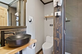 Lake Village Lodge