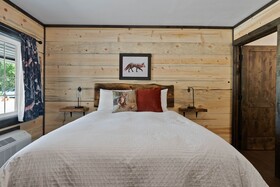 Lake Village Lodge