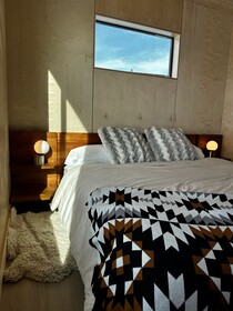 Yellowstone Peaks Hotel