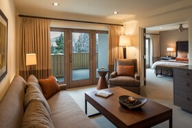 Knob Hill Inn