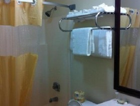 Super 8 by Wyndham Lewiston